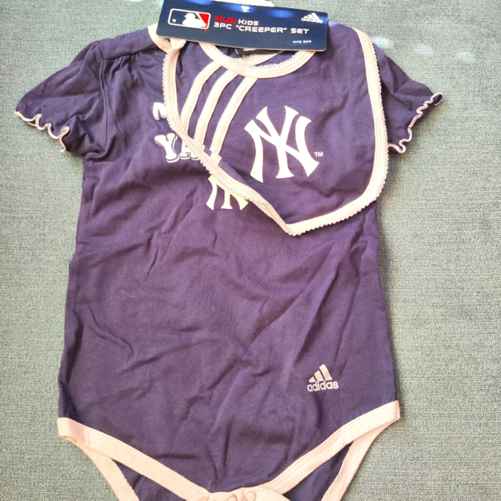 MLB kids onesie with bib